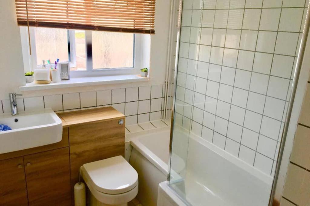 Amazing With Pool, Clubhouse, Arcade, Bar, Cafe And Entertainment Onsite Chalet