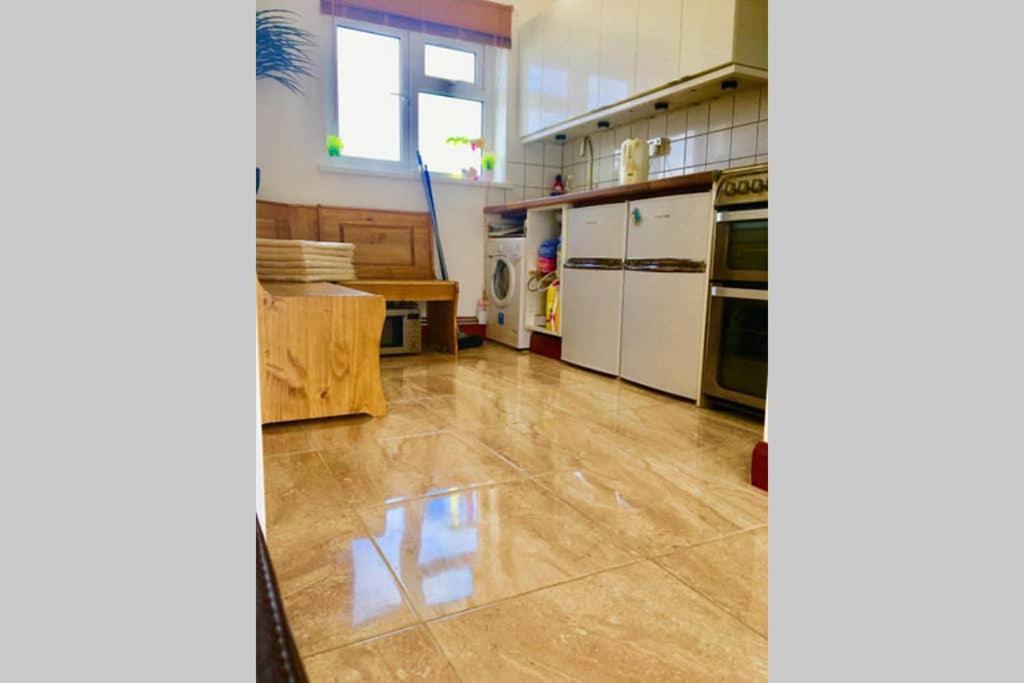 Amazing With Pool, Clubhouse, Arcade, Bar, Cafe And Entertainment Onsite Chalet *
