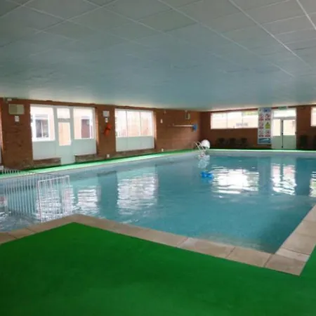 Amazing Holiday Home With Pool, Clubhouse, Arcade, Bar, Cafe And Entertainment Onsite Great Yarmouth Exterior photo